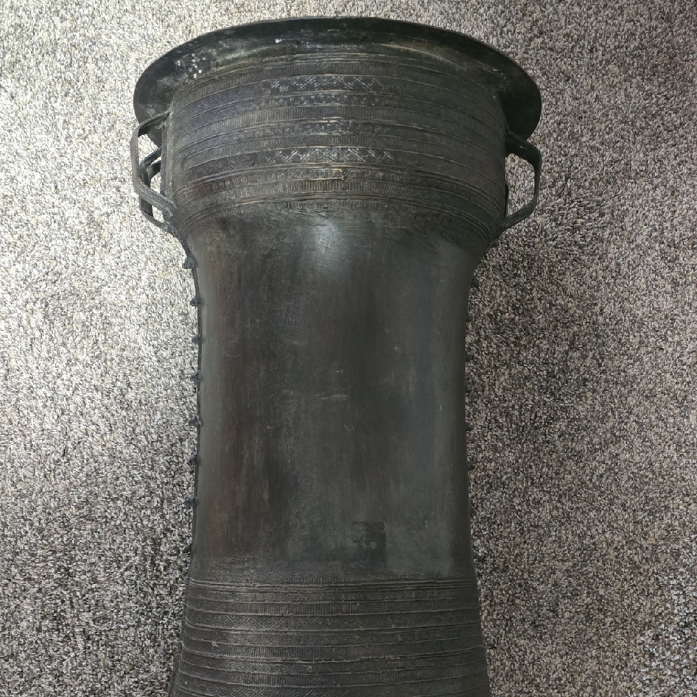 Elegant bronze Rain/Frog drum.